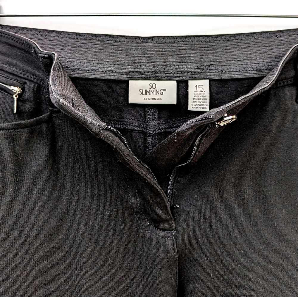 Chico's Cropped Pants Ponte Stretch Zipper Accent So Slimming Chico's 1.5 Short - Picture 7 of 12